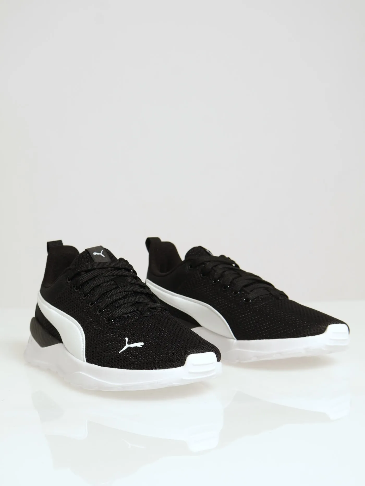 Anzarun Lite Lace Up Trainer - Black/White
