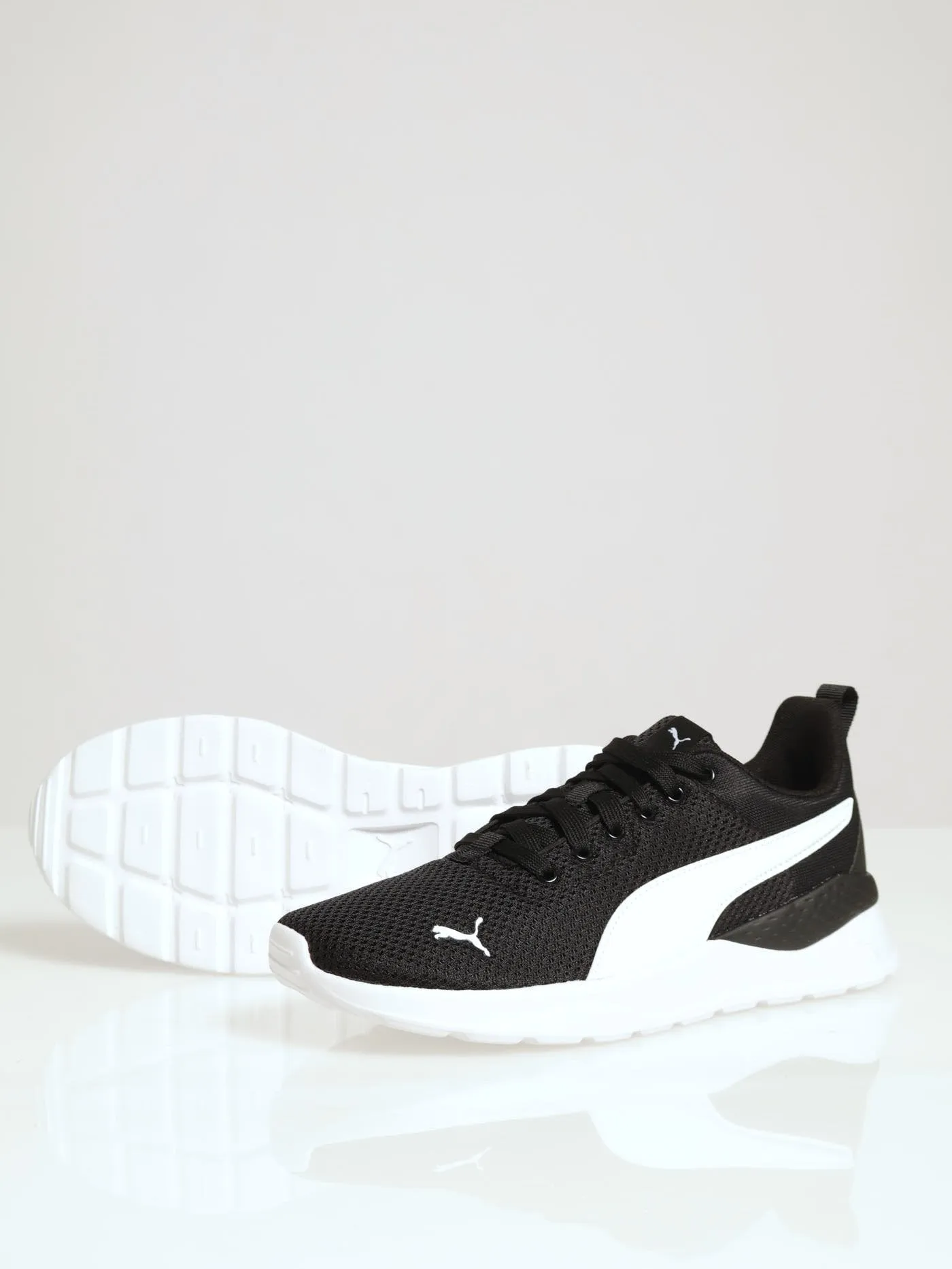 Anzarun Lite Lace Up Trainer - Black/White
