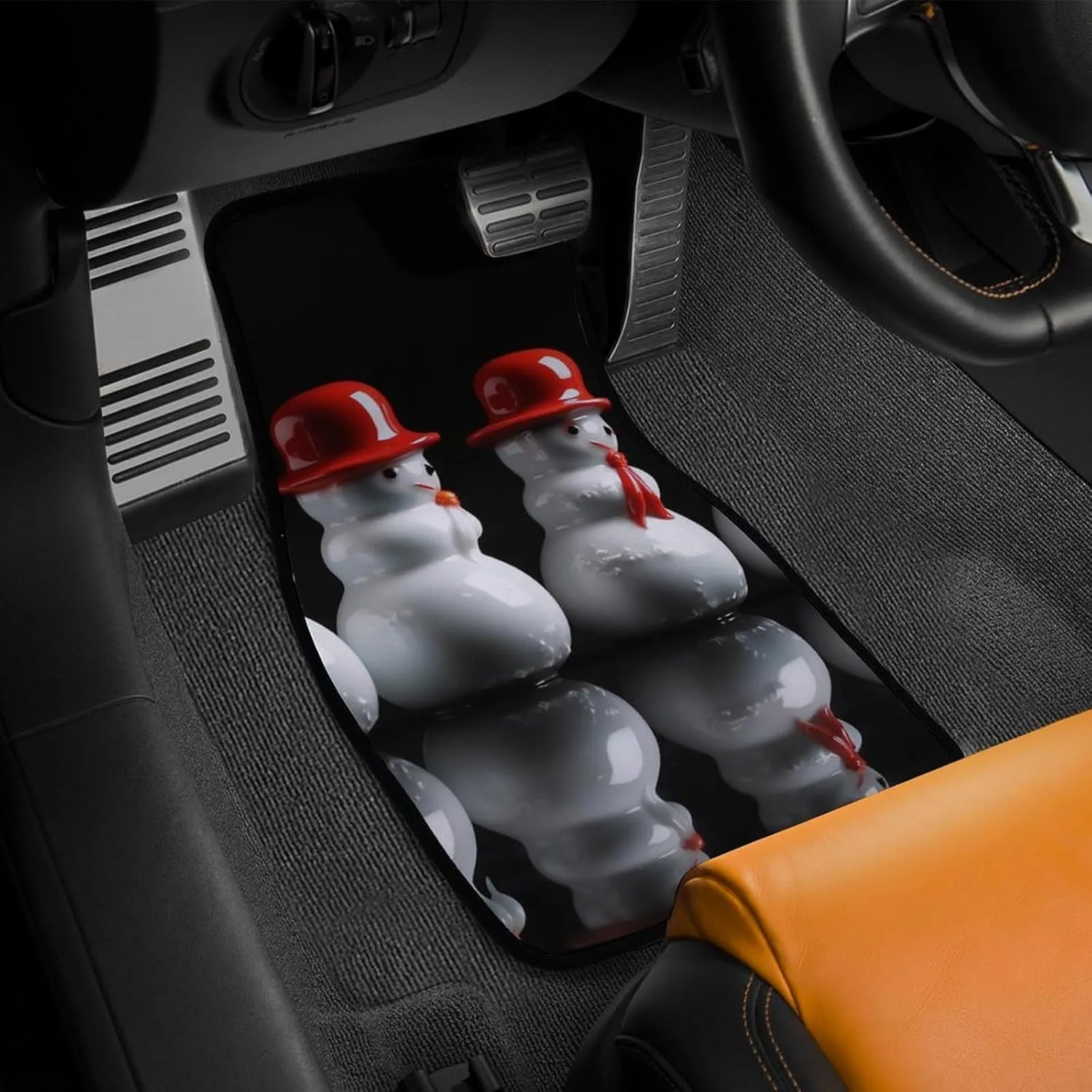 Car Floor Mats 4 Piece Universal Car Floor Mats White Snowman Sculpture Car Mat Set Rubber Floor Mats for Cars Non-Slip Car Foot Pad Car Carpet Decor Heel Pad for Most Vehicles