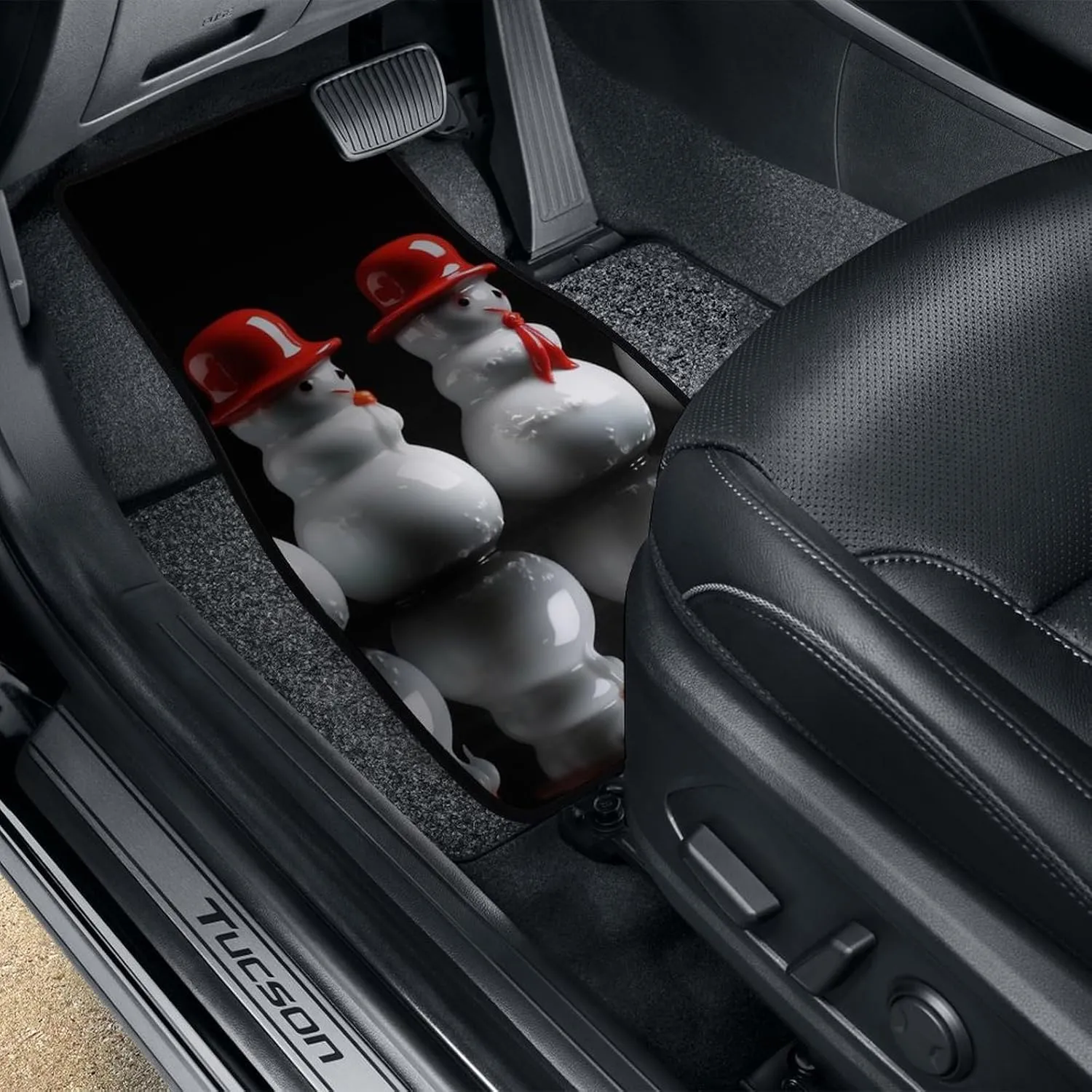 Car Floor Mats 4 Piece Universal Car Floor Mats White Snowman Sculpture Car Mat Set Rubber Floor Mats for Cars Non-Slip Car Foot Pad Car Carpet Decor Heel Pad for Most Vehicles