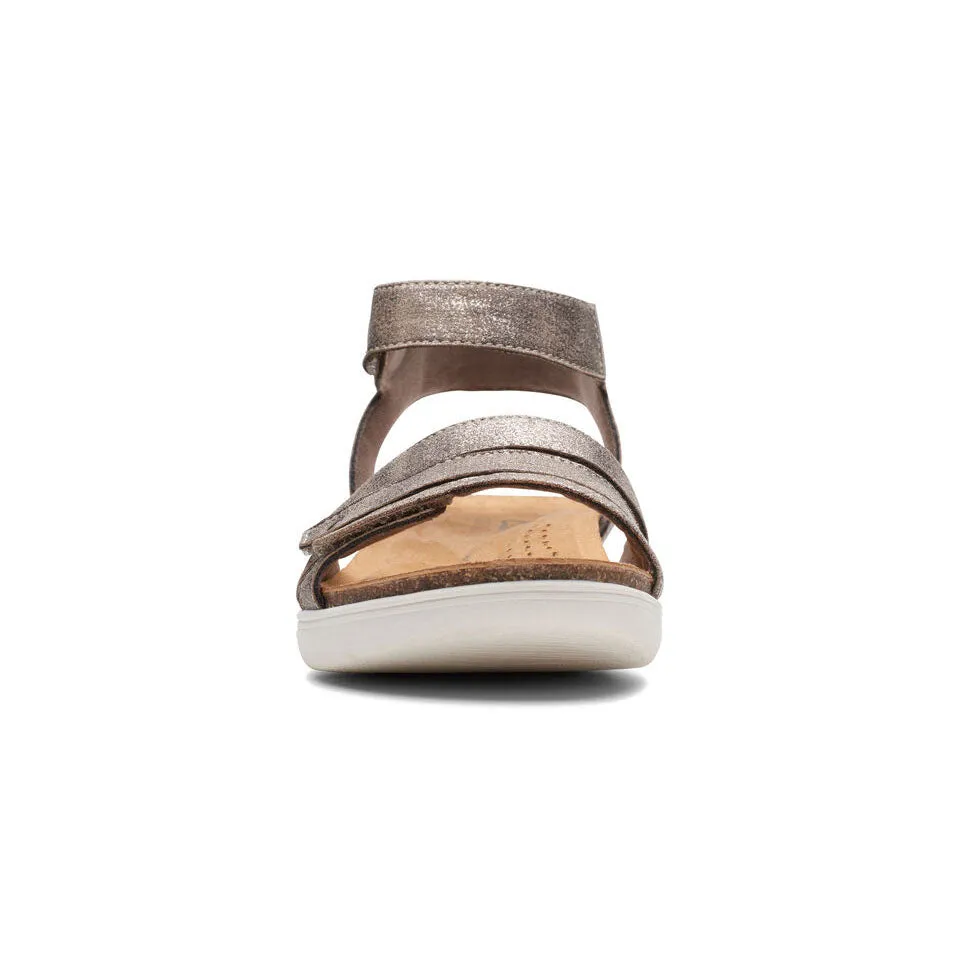 Clarks Women's April Dove Black | Platinum Leather