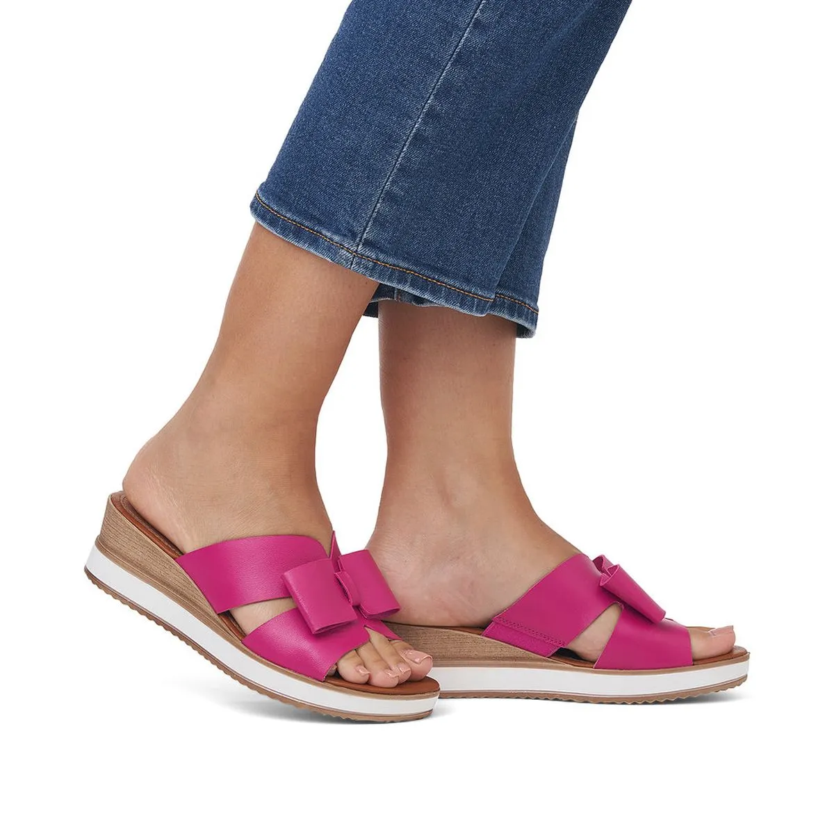 D6456 Mule Sandals