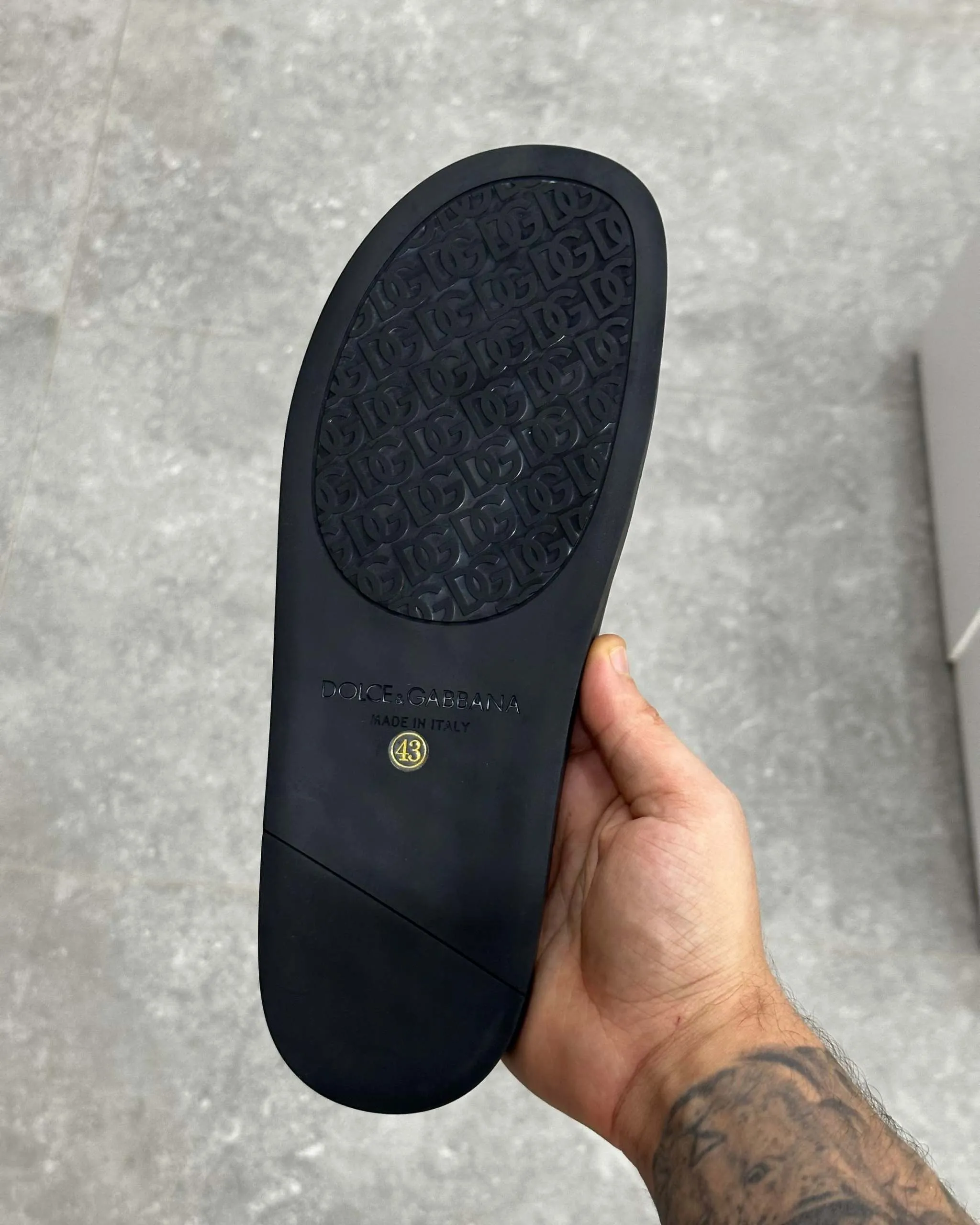 DG Rubber sliders in Black
