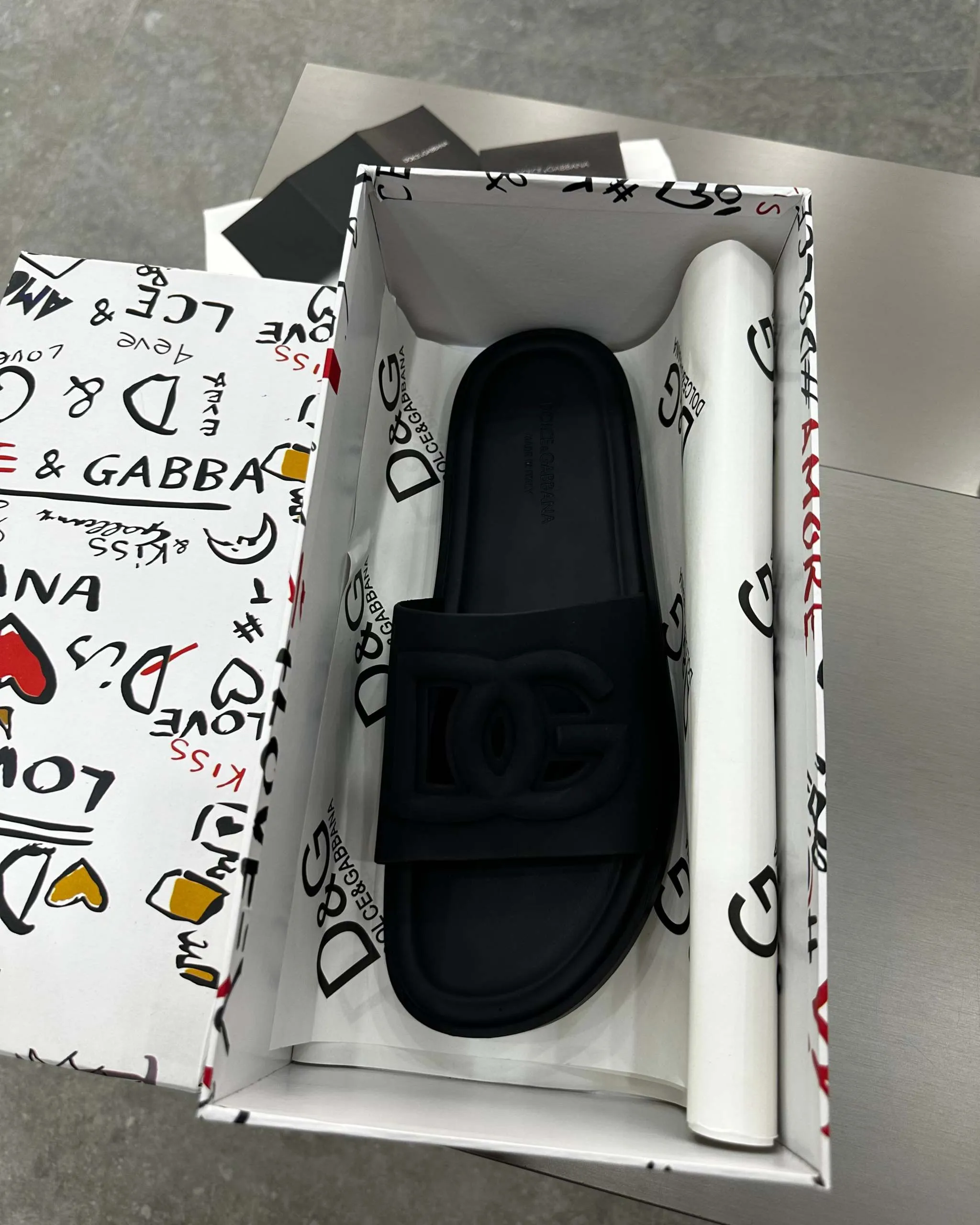 DG Rubber sliders in Black