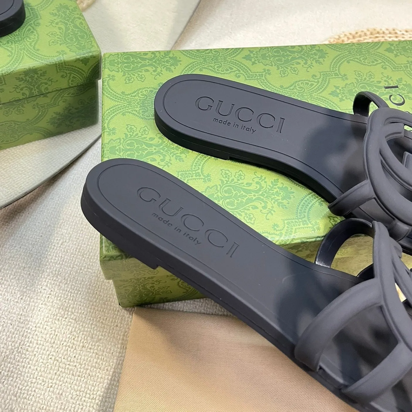 GG Rubber Slide Black