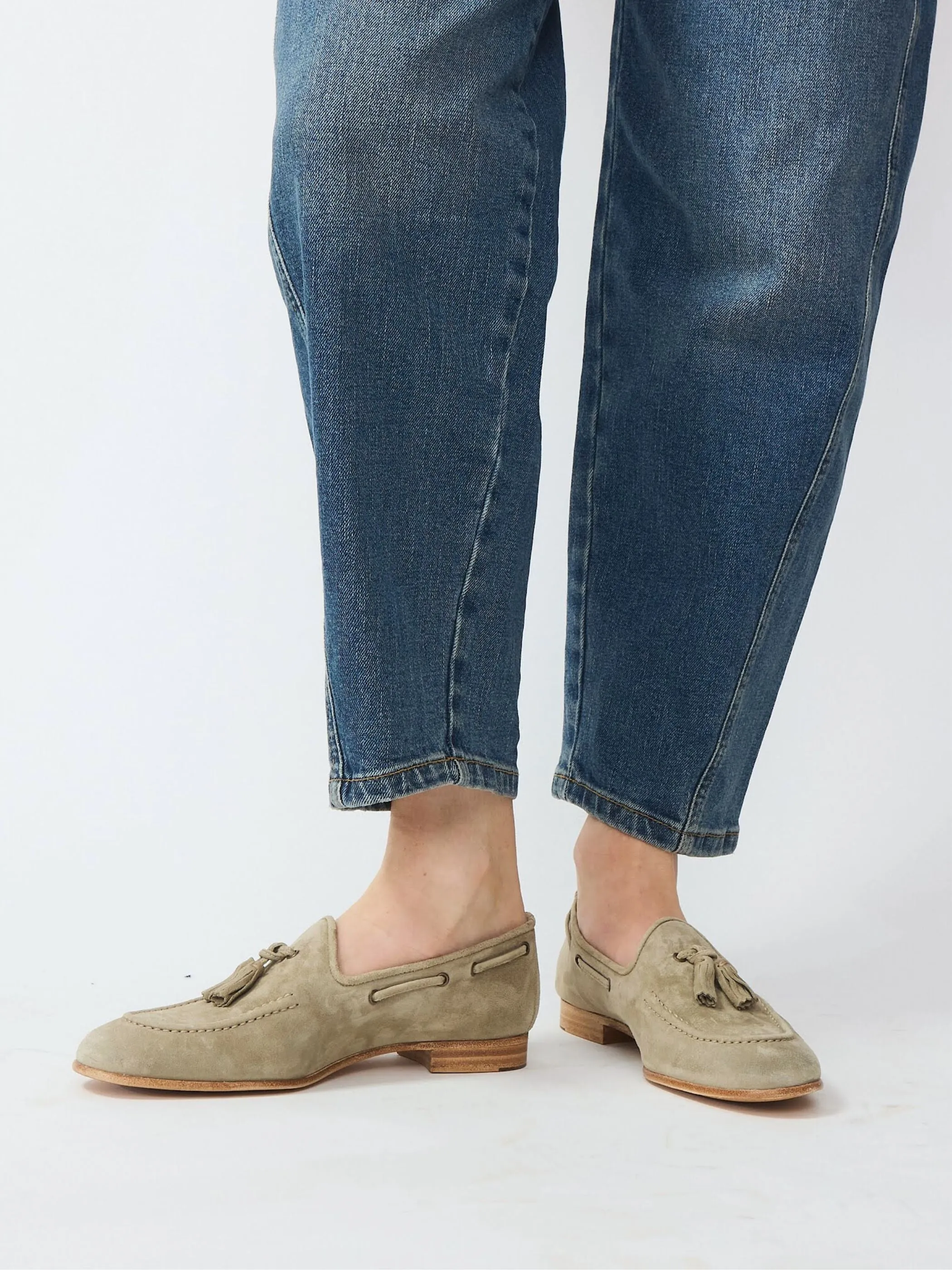 Graciana, Bessie Suede