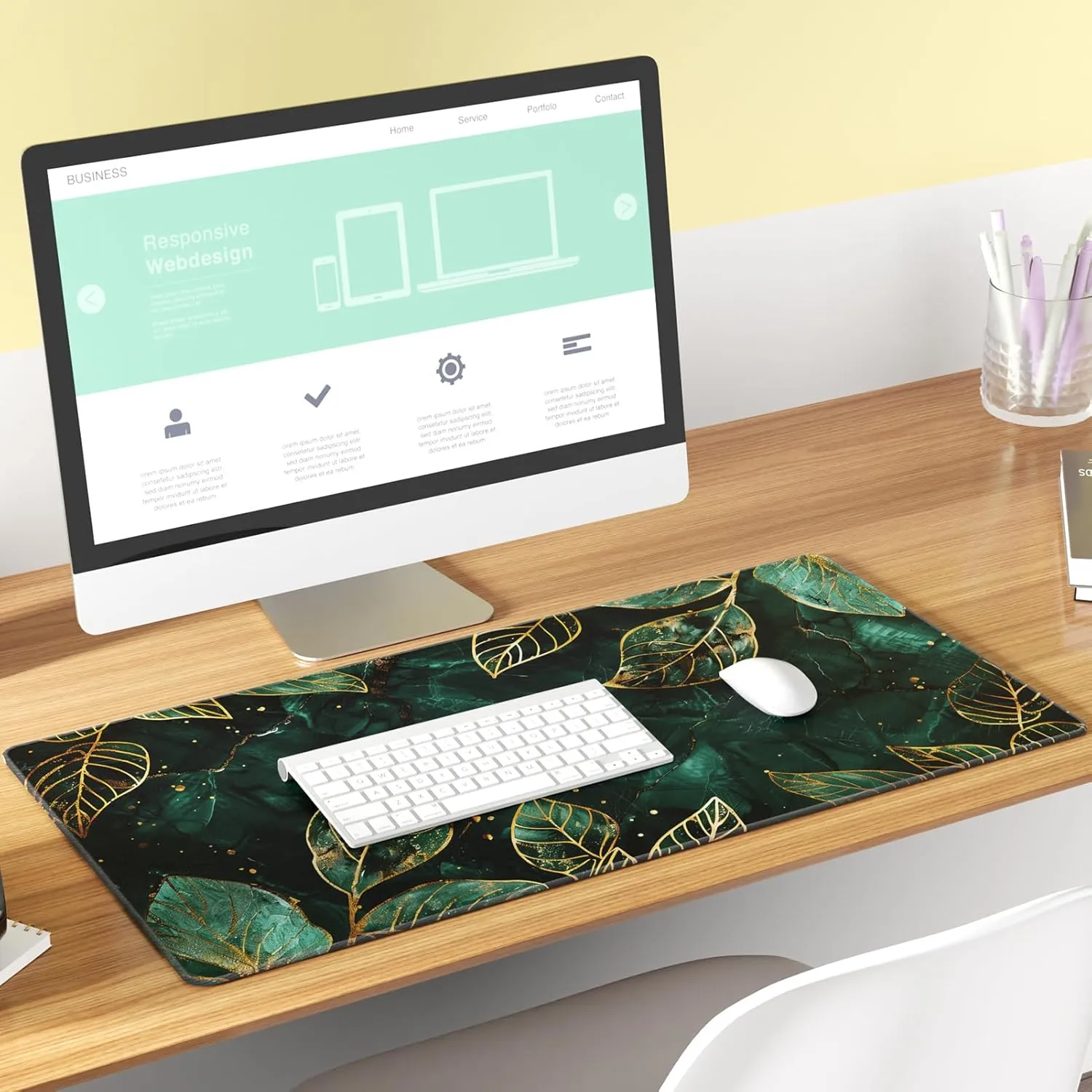 KTRIO Large Gaming Mouse Pad with Superior Micro-Weave Cloth, Extended Mousepad with Stitched Edges, Non-Slip Base, Water Resist Keyboard Pad for Gamer, Office & Home, Green Leaves