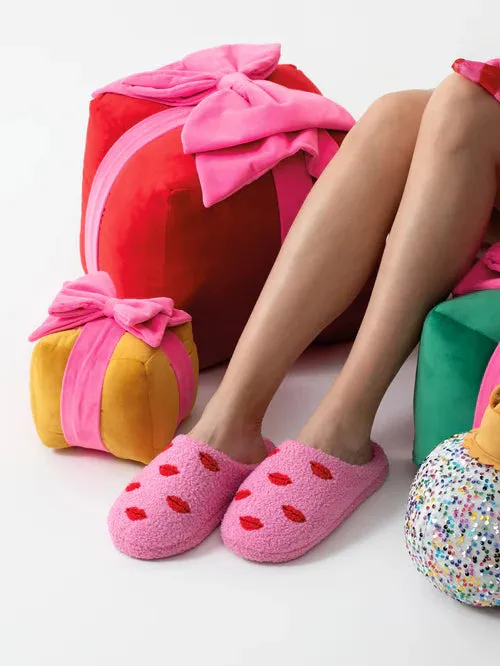 LIPS SLIPPERS in Pink