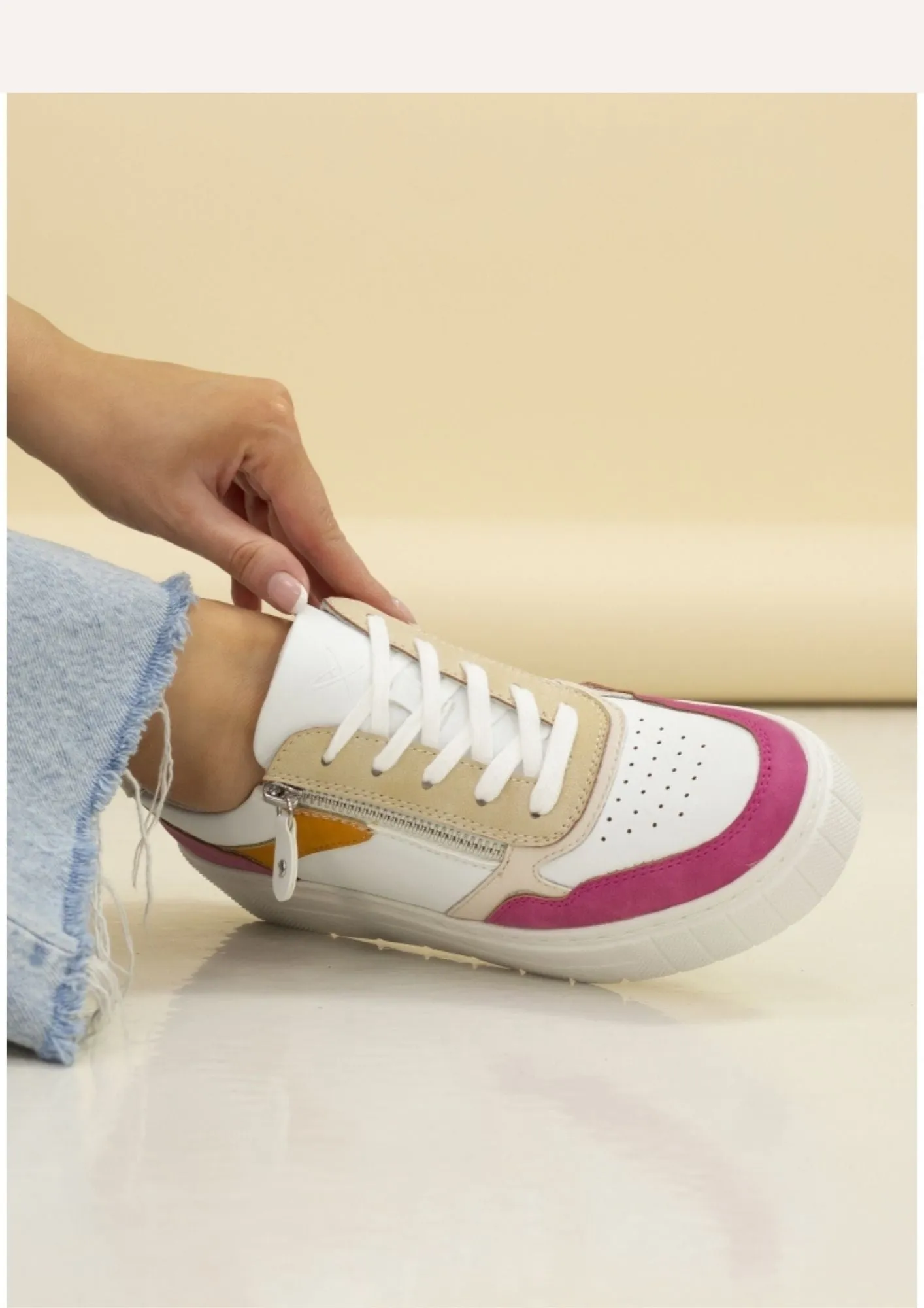 Lunar  Monroe Trainer in Fuchsia