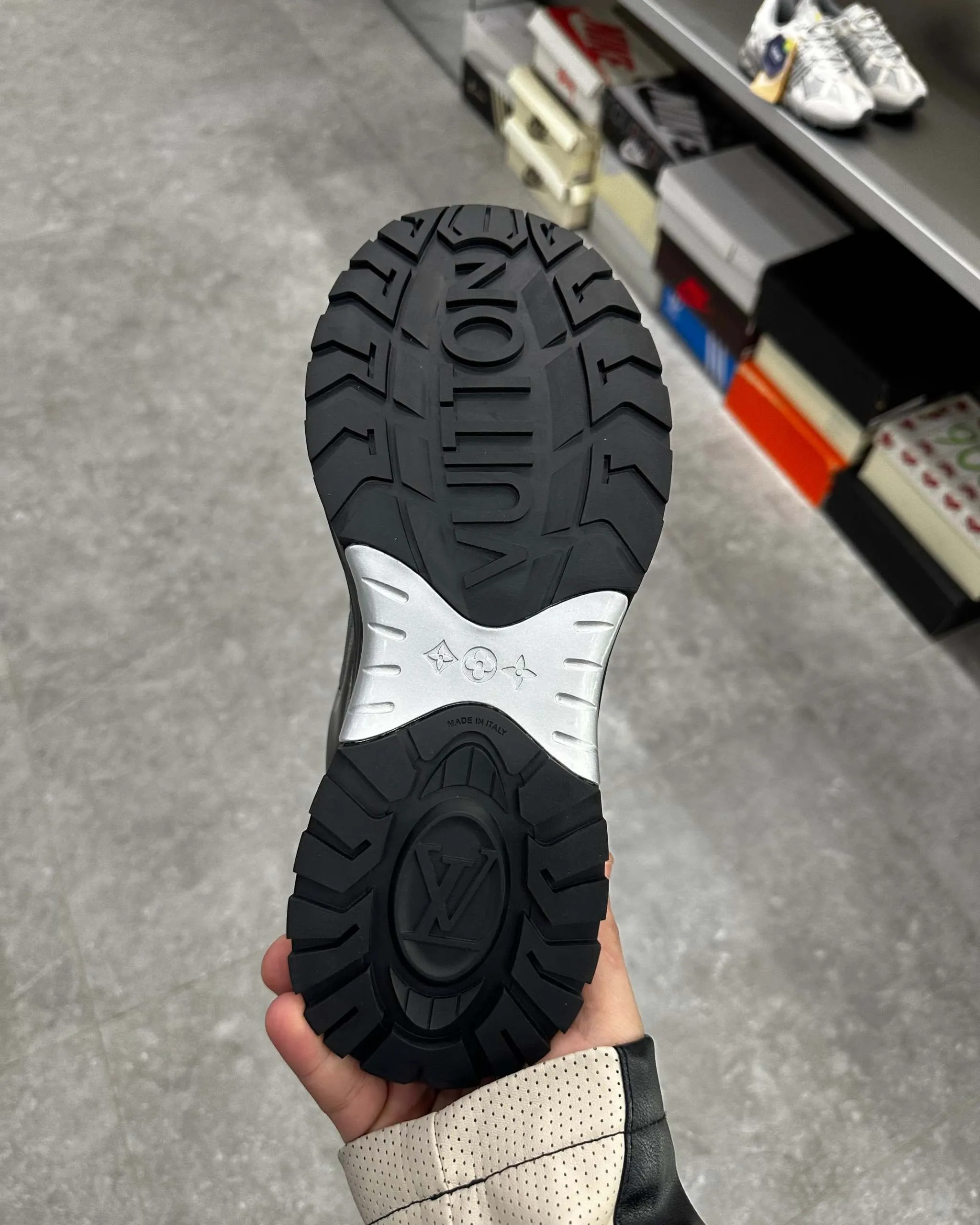 LV Discovery Lace Up