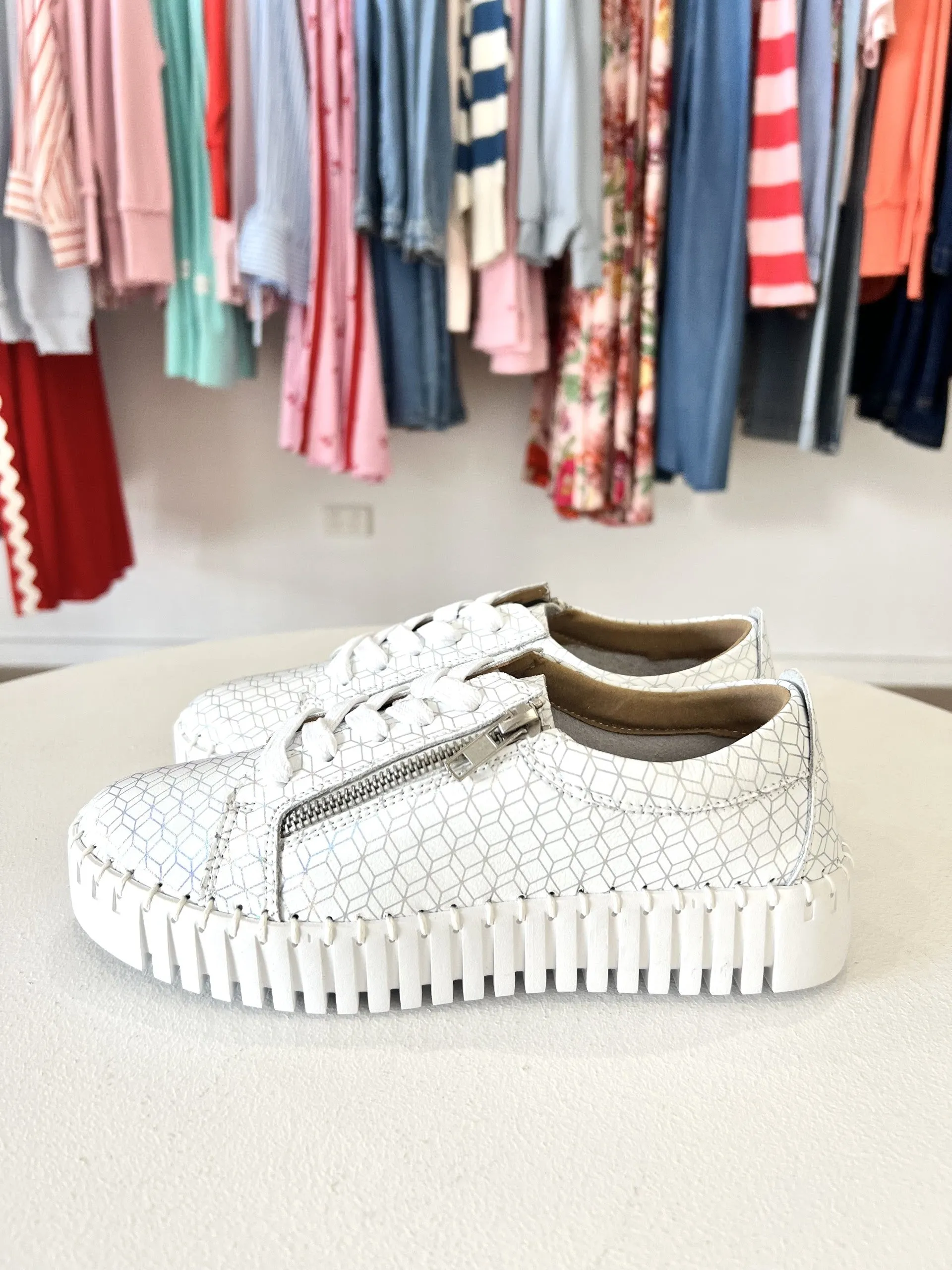 MEDUSA TRAINER || WHITE/SILVER GEO