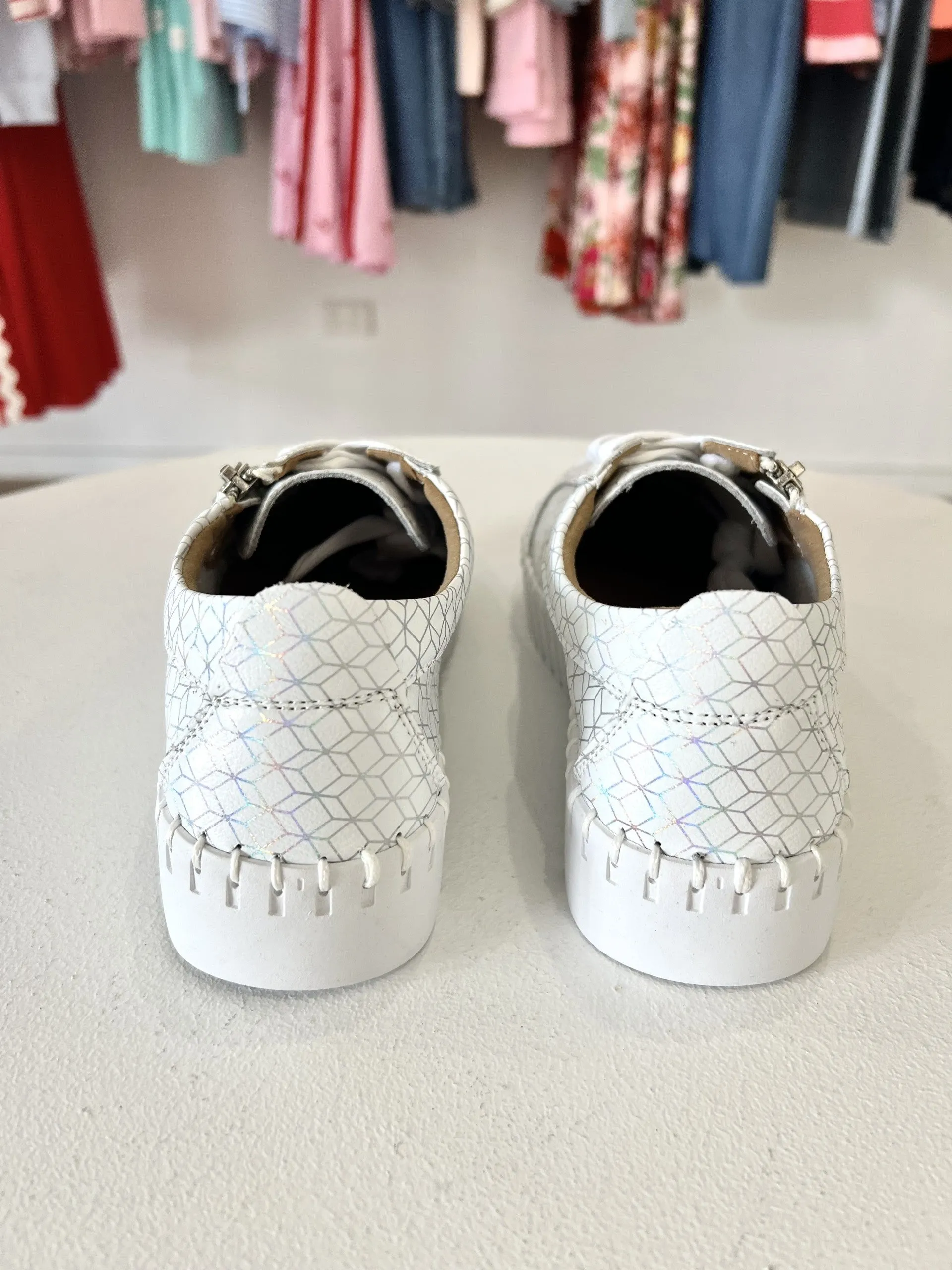 MEDUSA TRAINER || WHITE/SILVER GEO