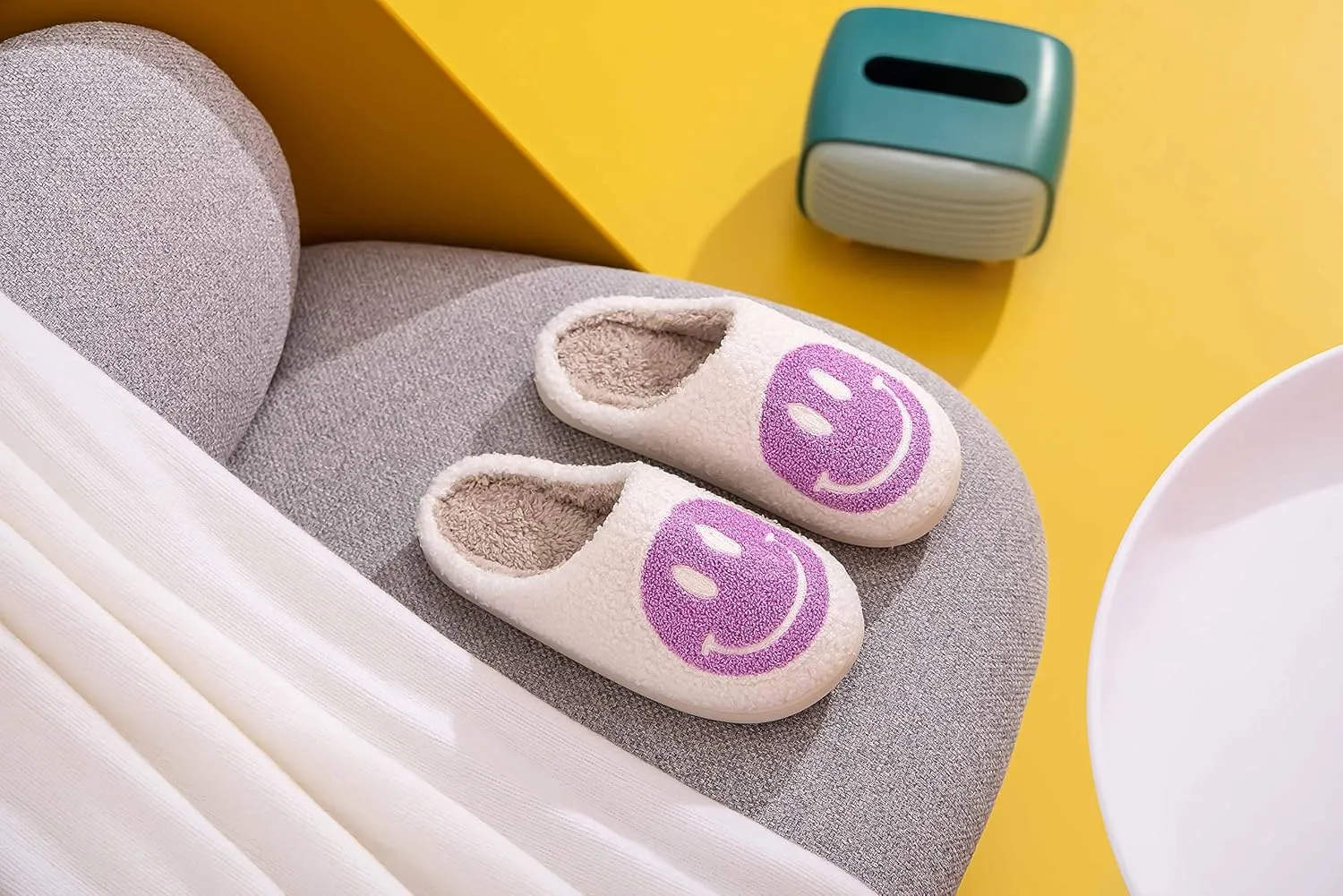 NEVEROLD Fun Happy Face Smile Emoticon Fluffy Sherpa Slip On House Slippers for Women and Men