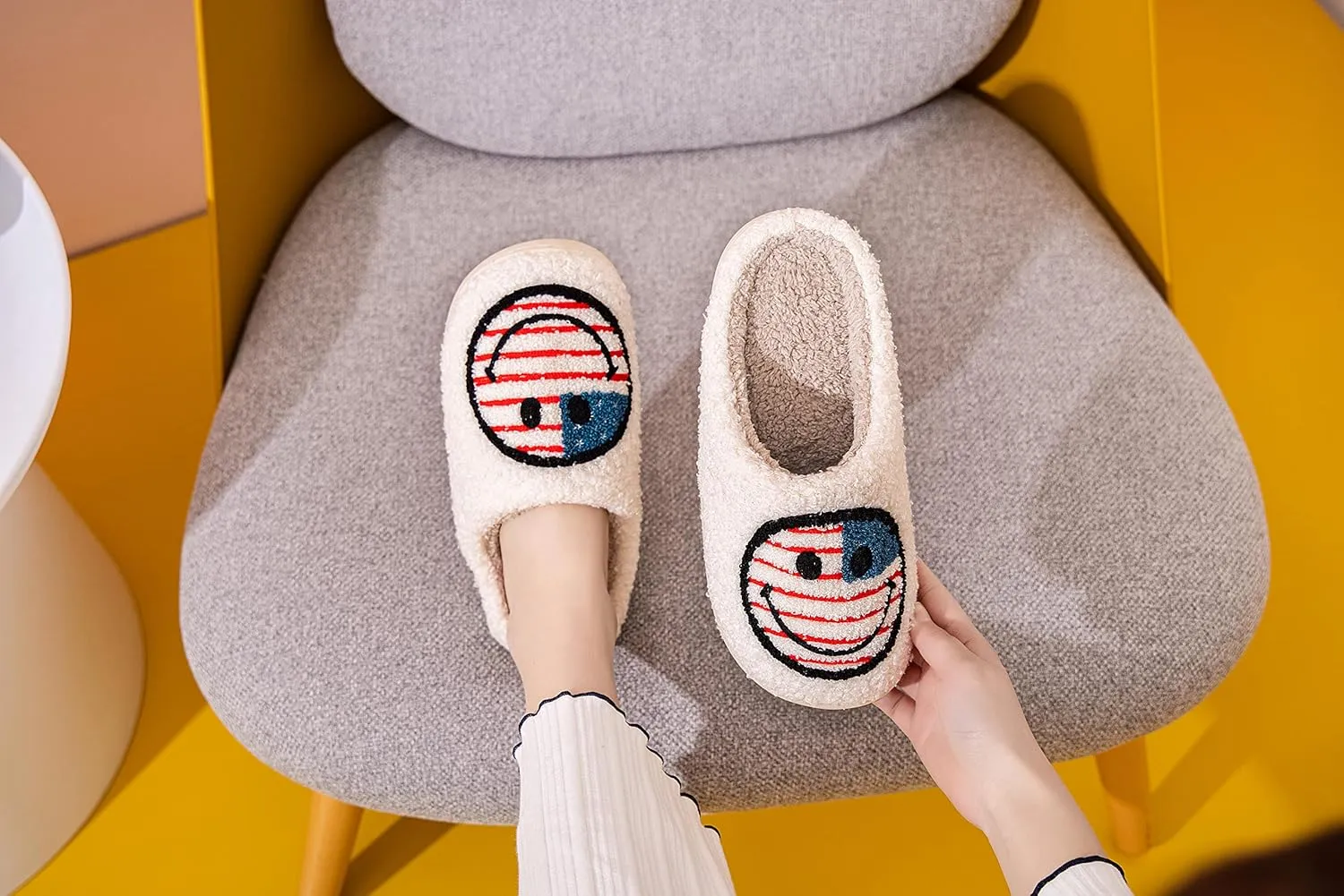 NEVEROLD Fun Happy Face Smile Emoticon Fluffy Sherpa Slip On House Slippers for Women and Men