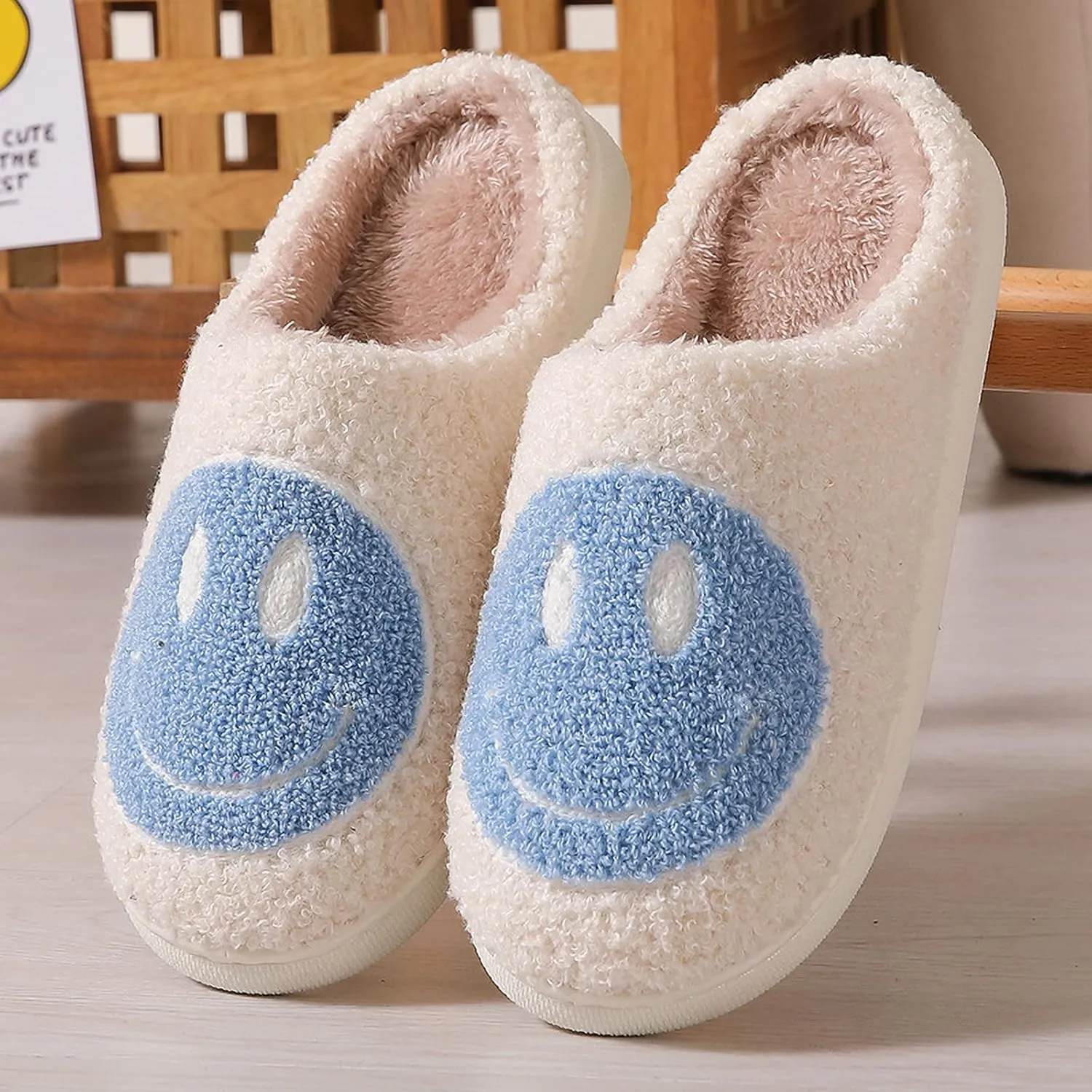 rosyclo Smile Face Slippers Retro Soft Plush Cozy House Slippers Slip-on Fluffy Indoor Outdoor Smile Slippers for Women and Men