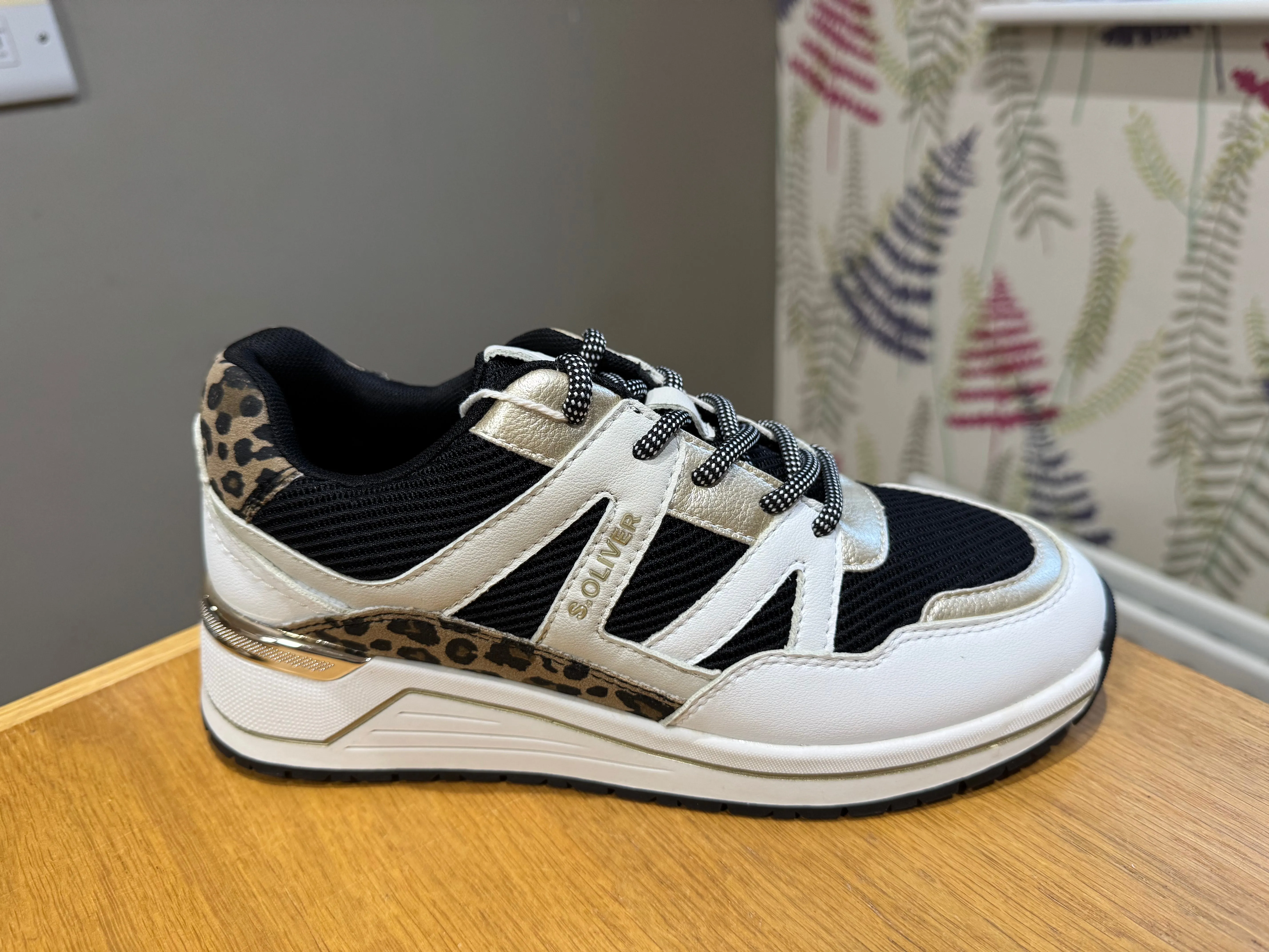 S. Oliver White/Black/Leopard Trainer