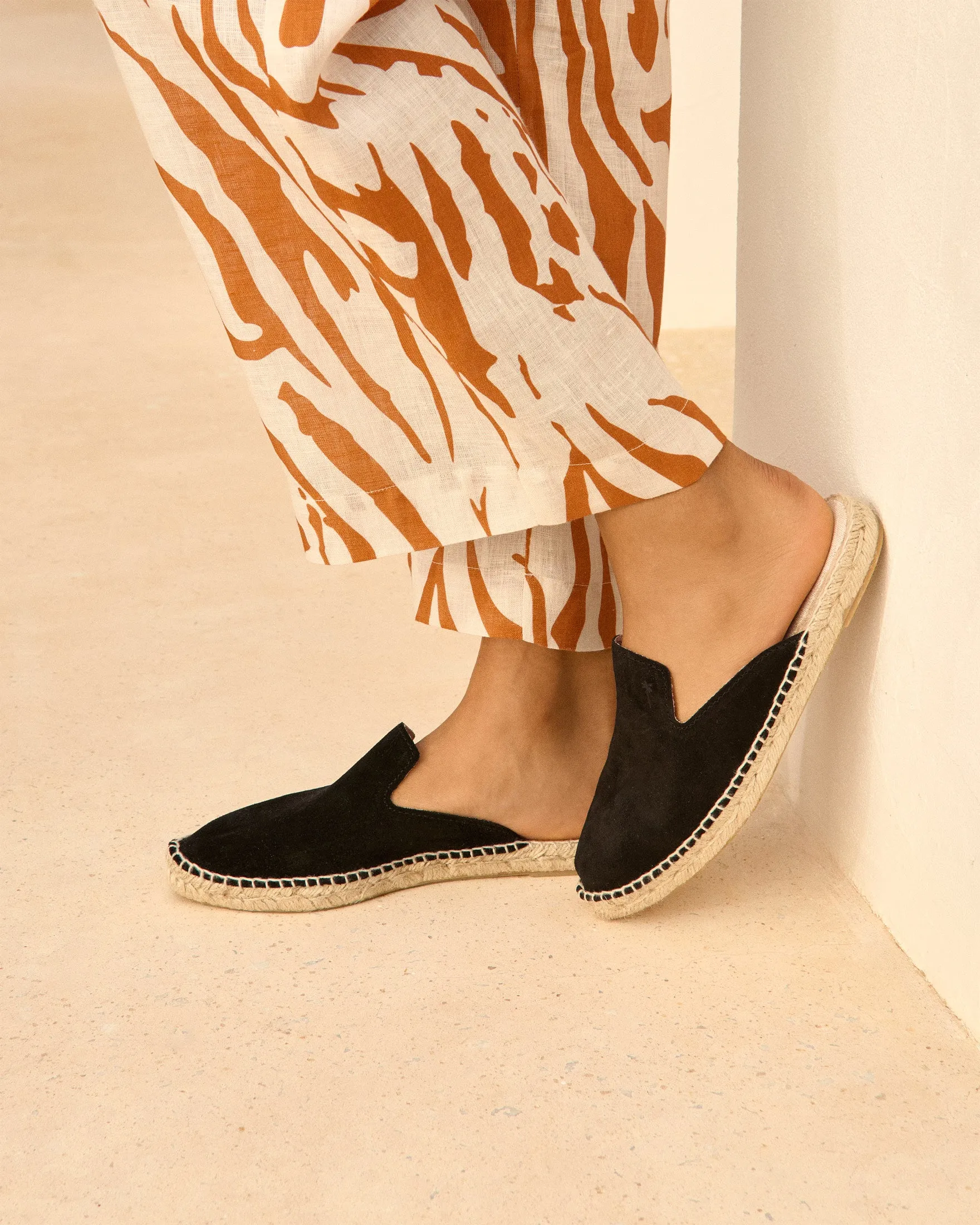 Suede Mules - K10M0 - Hamptons Black