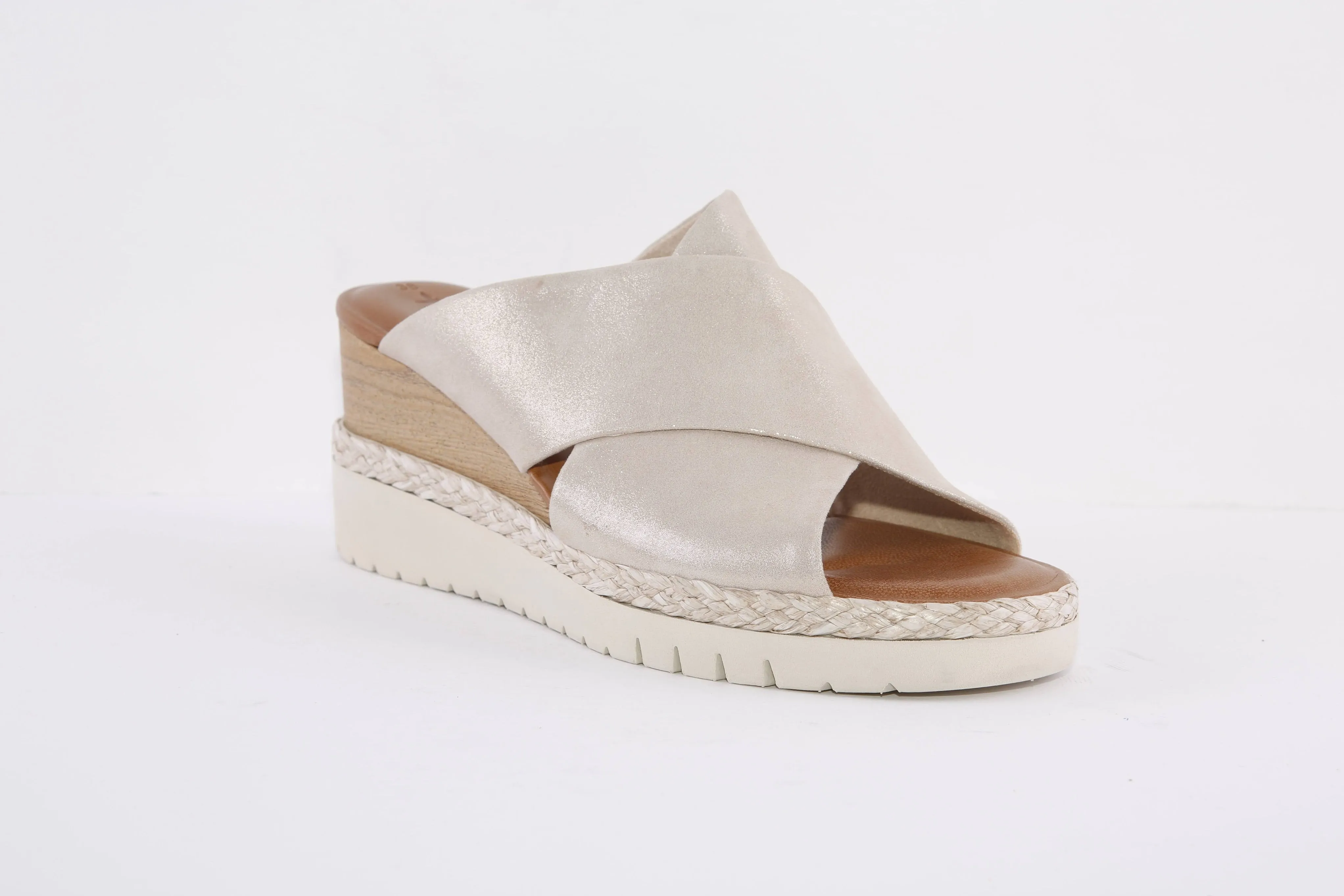 TAMARIS - 27223-179  LOW WEDGE MULE - GOLD
