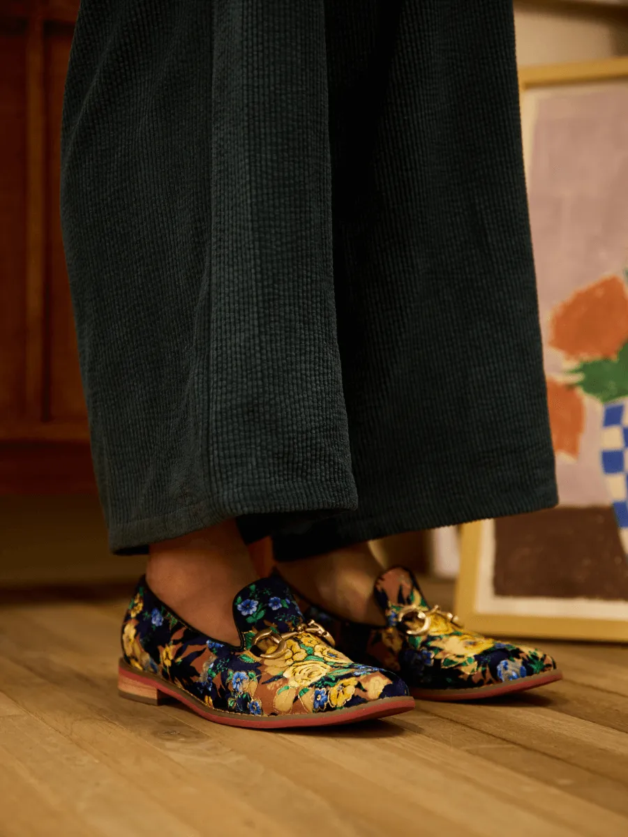 Vicconfy | Essie Floral Printed Suede Loafer