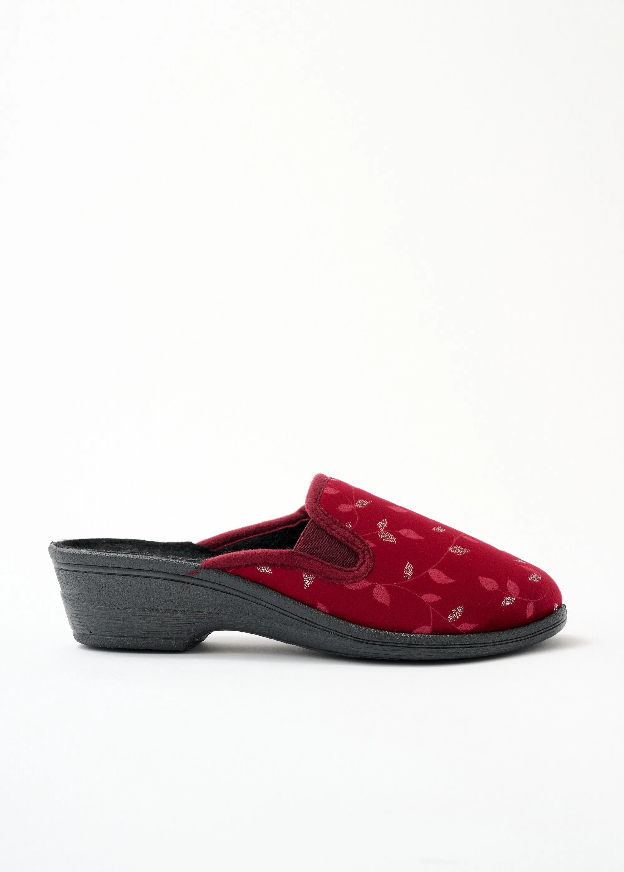 Wedge mule slipper with compensated comfort