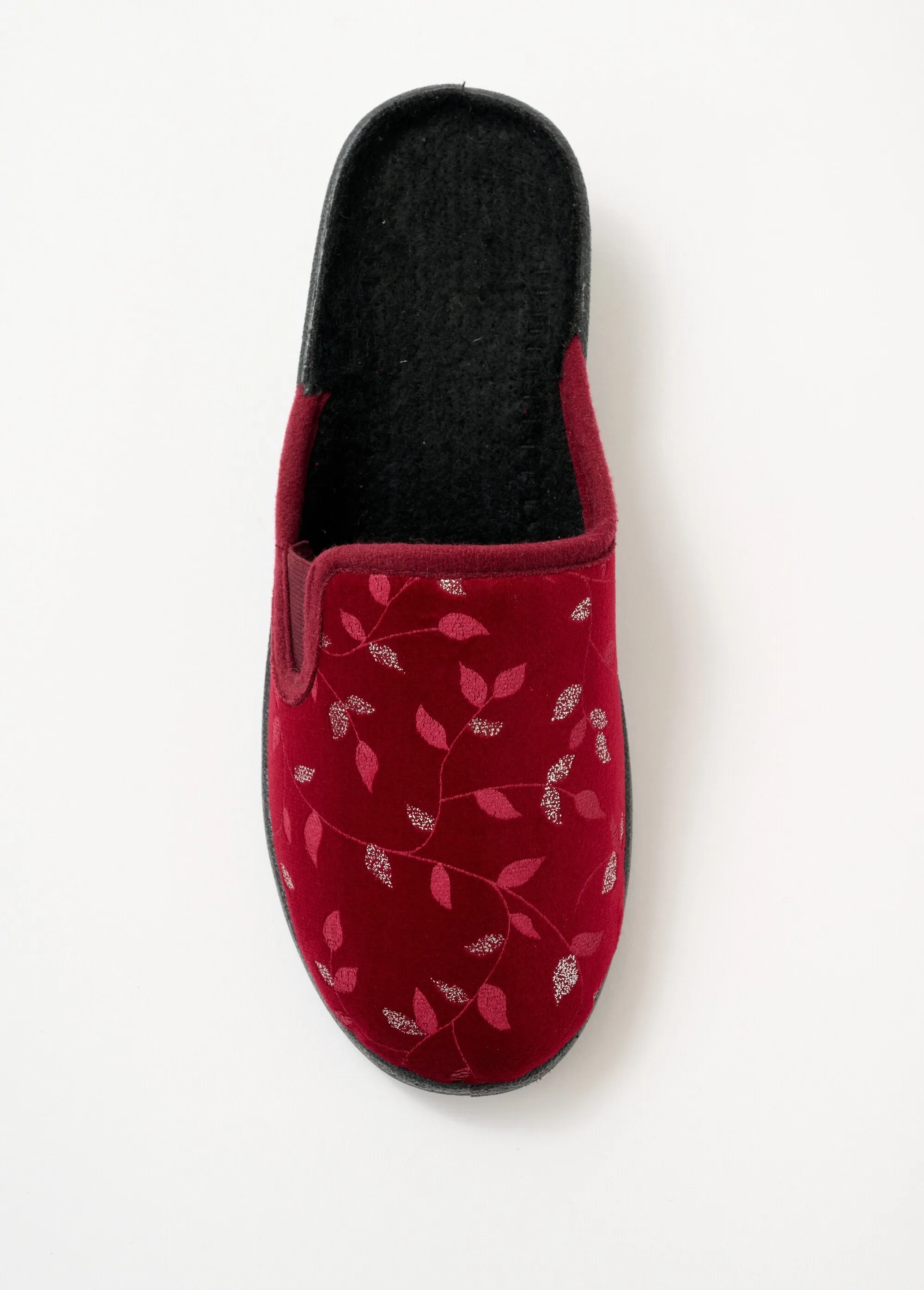 Wedge mule slipper with compensated comfort