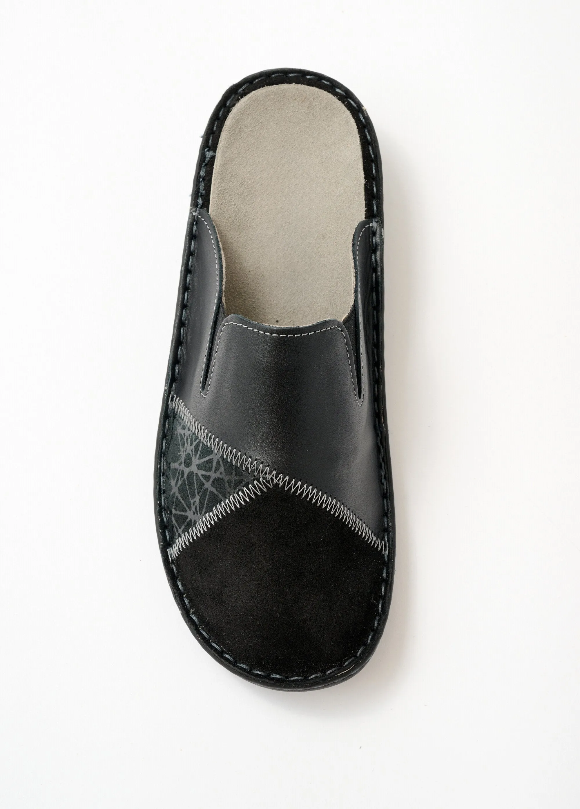 Wide mule with elastic comfort