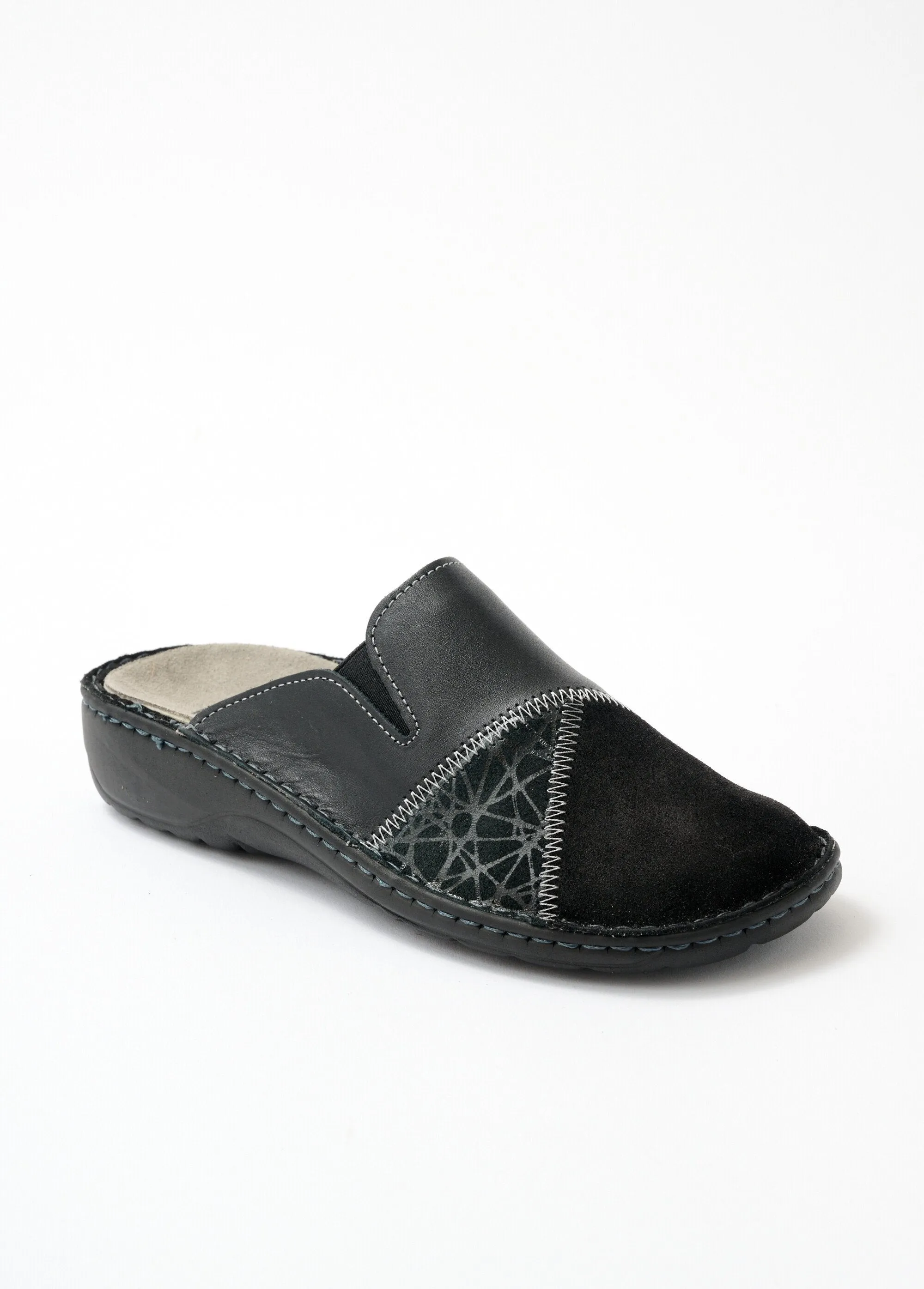 Wide mule with elastic comfort