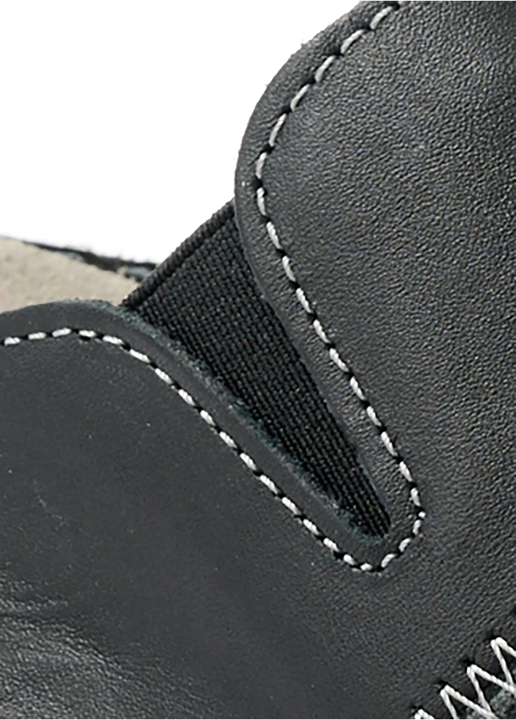 Wide mule with elastic comfort