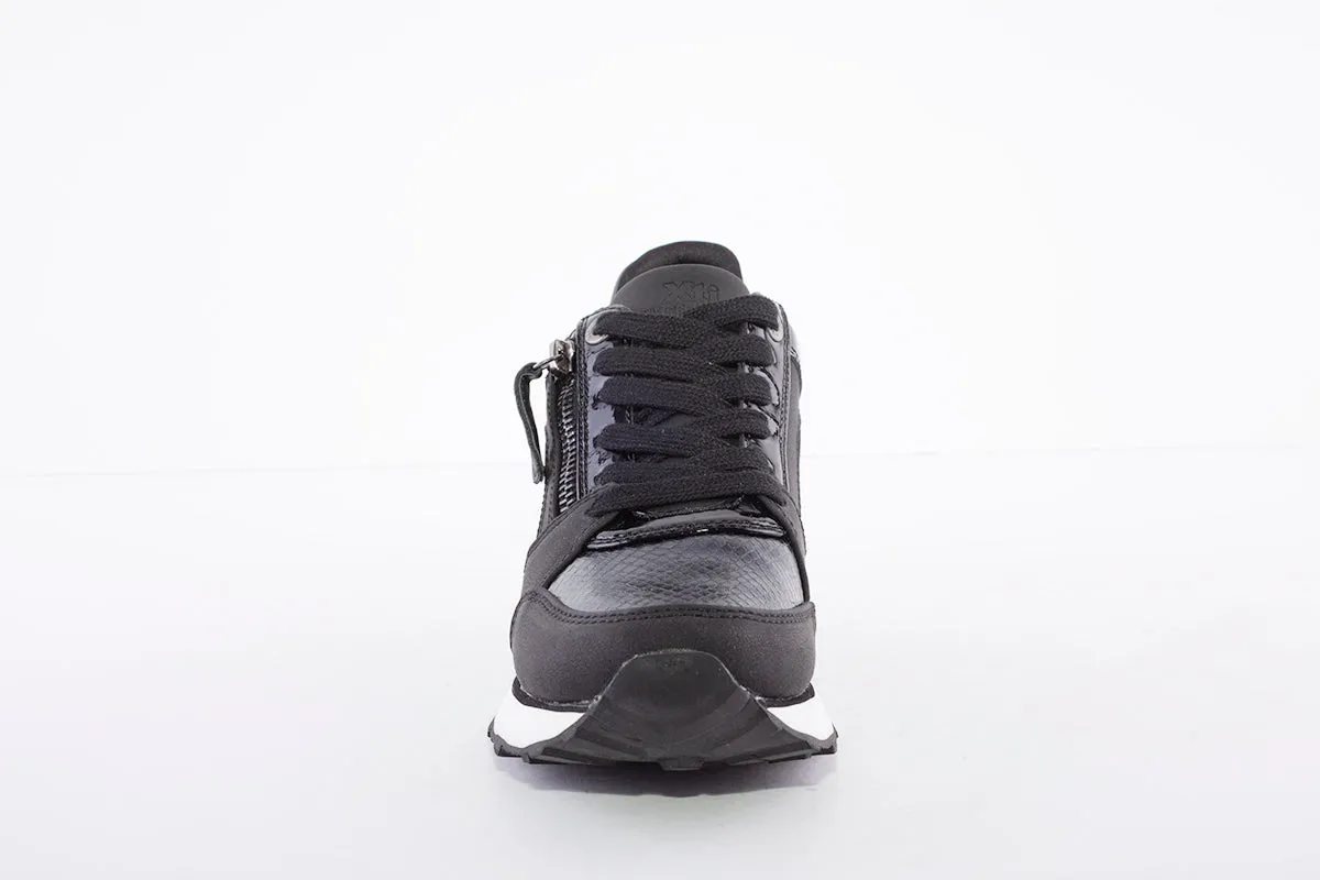 XTI - 43009 LACED FASHION TRAINER - BLACK