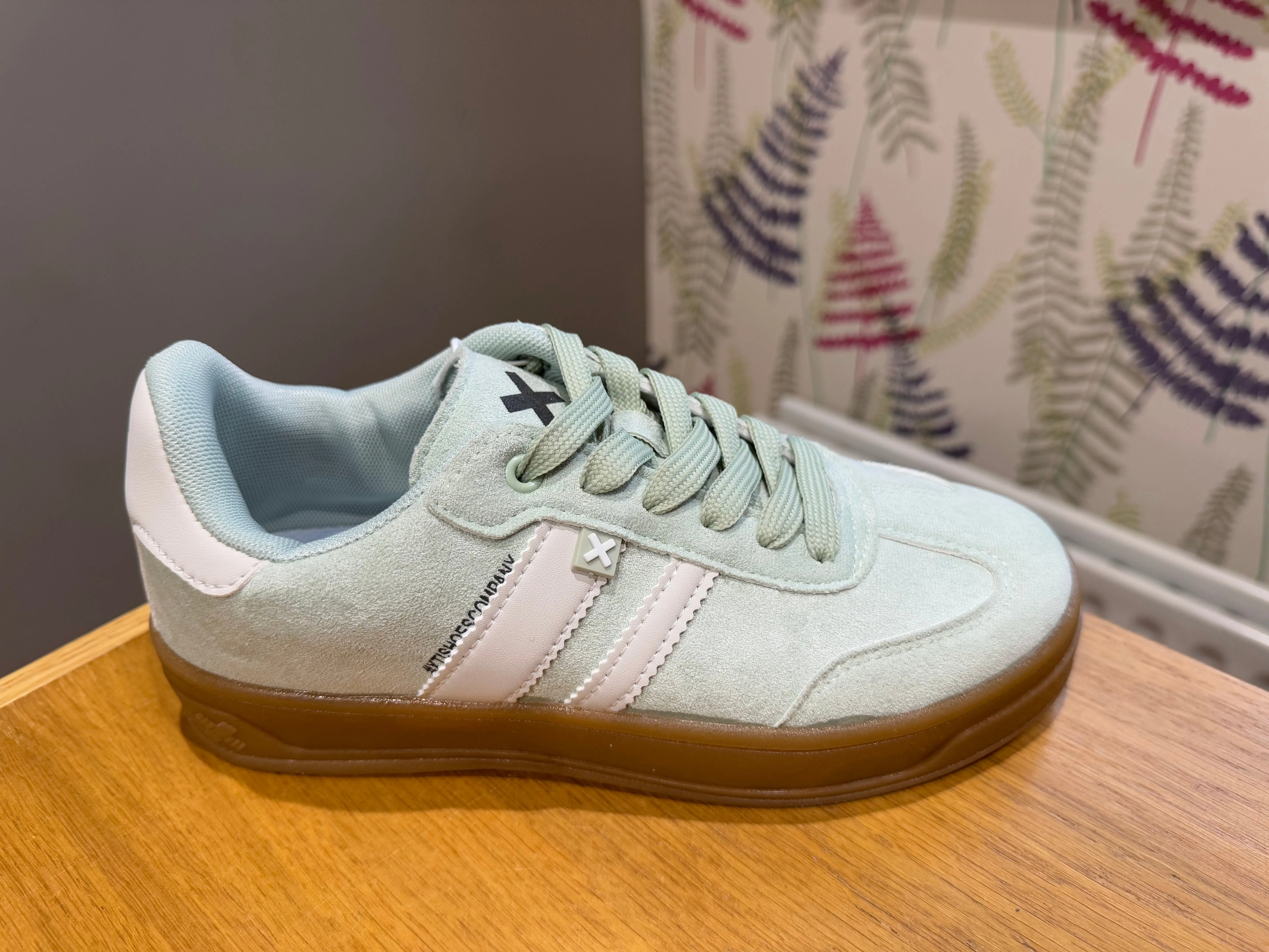 XTI Aqua Stripe Trainer